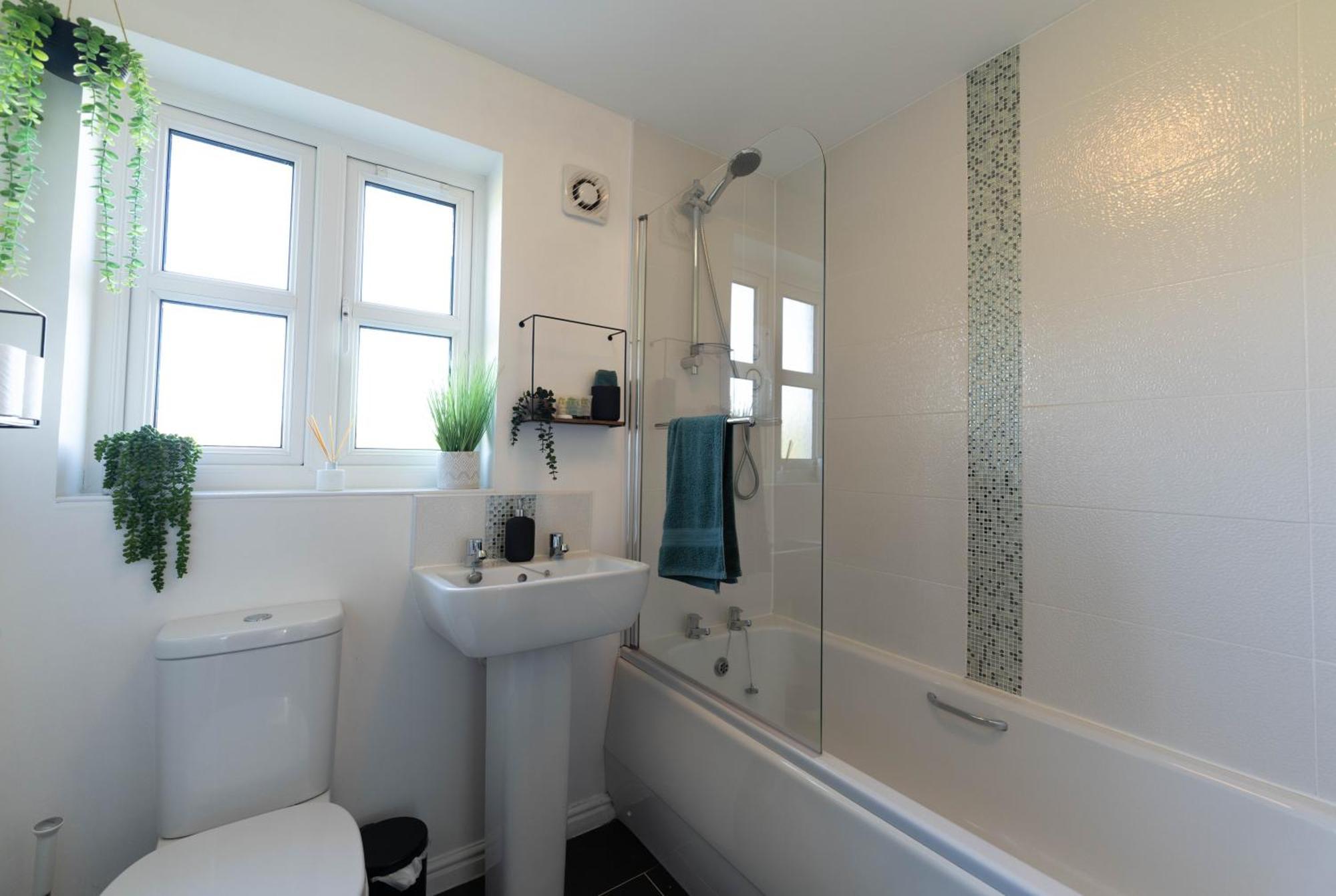 4 Bedroom Town House In Llanfoist Within Walking Distance To Abergavenny